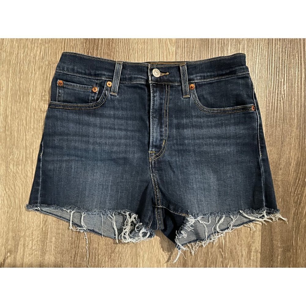 Levi’s high rise cut off Jean shorts size 28
